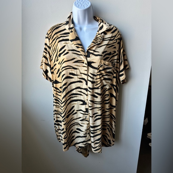 SKIMS Bronze Tiger Print Short Sleeve Pajama Set, Size XL (NWT) - Picture 5 of 9